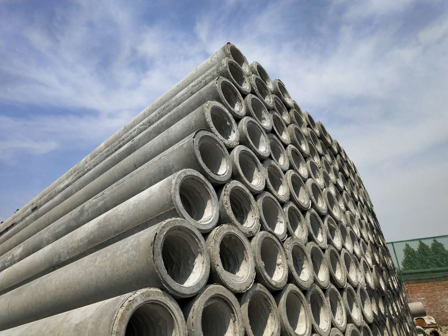 水泥電線桿出廠價(jià)解答10米、8米的電線桿地錨一般埋深多少
